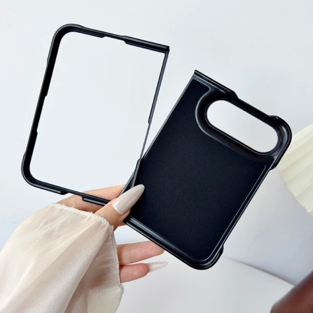 Custodia per telefono in pelle - Tech Accessories Hard Case recensione e prezzo